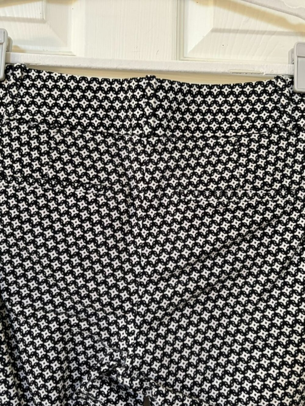 Ann Taylor Loft Marisa Black and White Geometric Print Skinny Ankle Pants 4 Tall - Picture 5 of 11